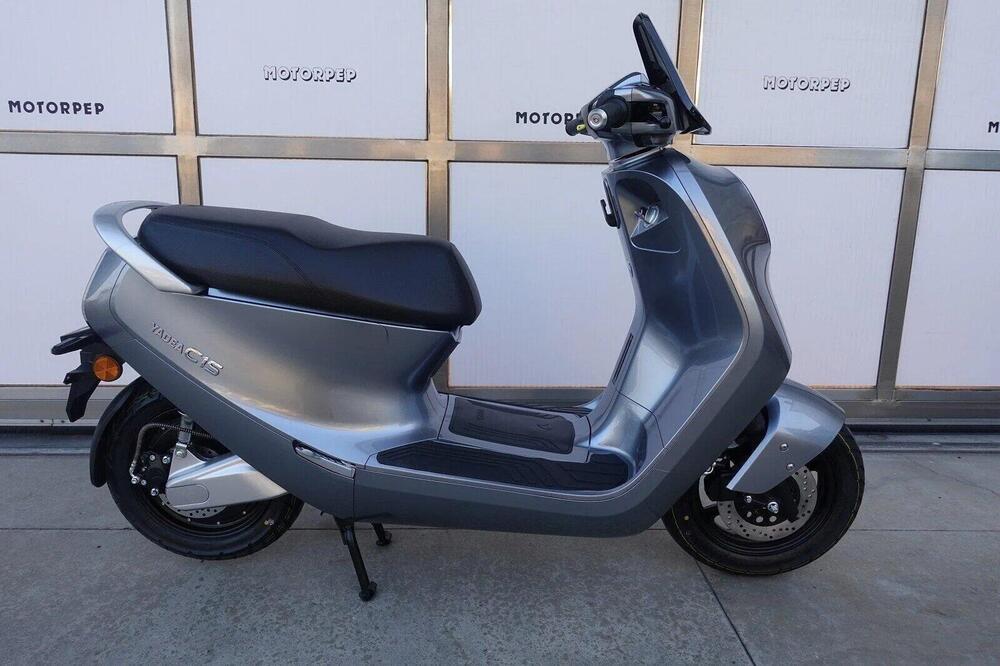 Yadea C1S (2020 - 25) (2)