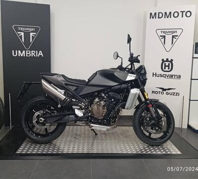 Husqvarna Svartpilen 801 (2024 - 25) nuova