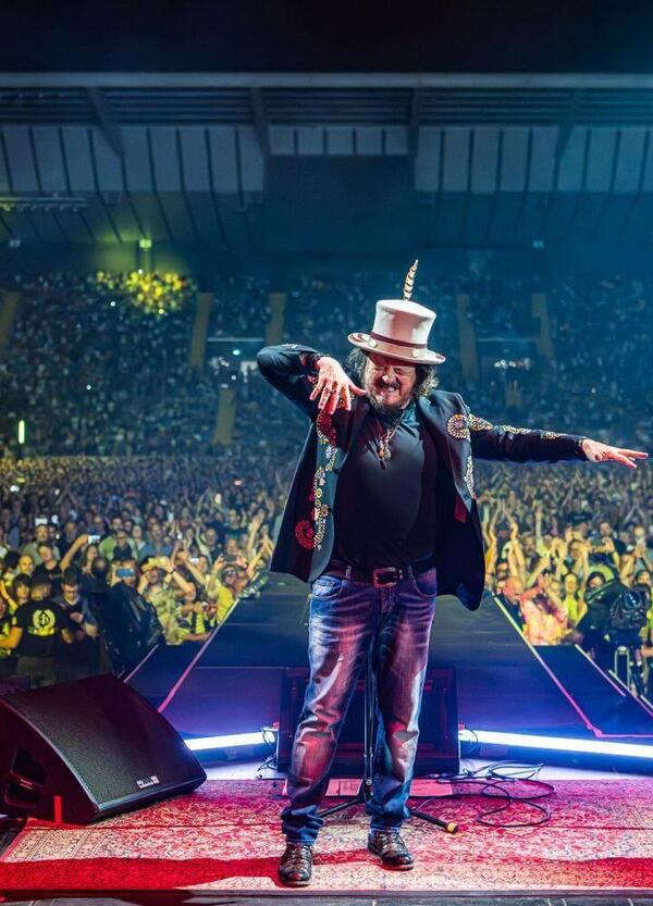 Zucchero, dopo il concerto a San Siro, si conferma lo sciamano di cui abbiamo tutti bisogno