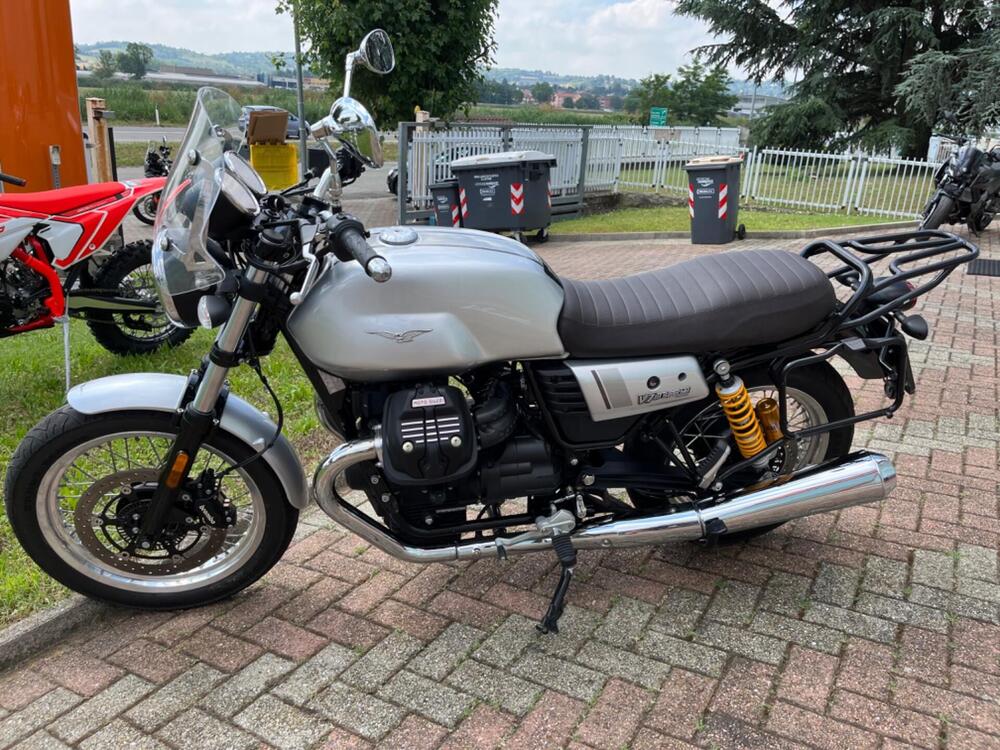 Moto Guzzi V7 III Special (2017 - 20) (9)
