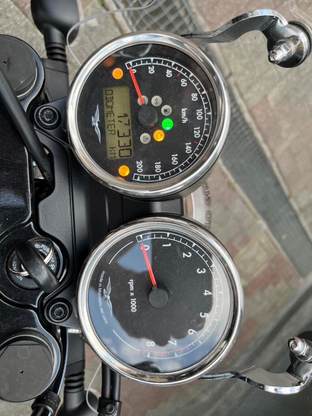 Moto Guzzi V7 III Special (2017 - 20) (16)