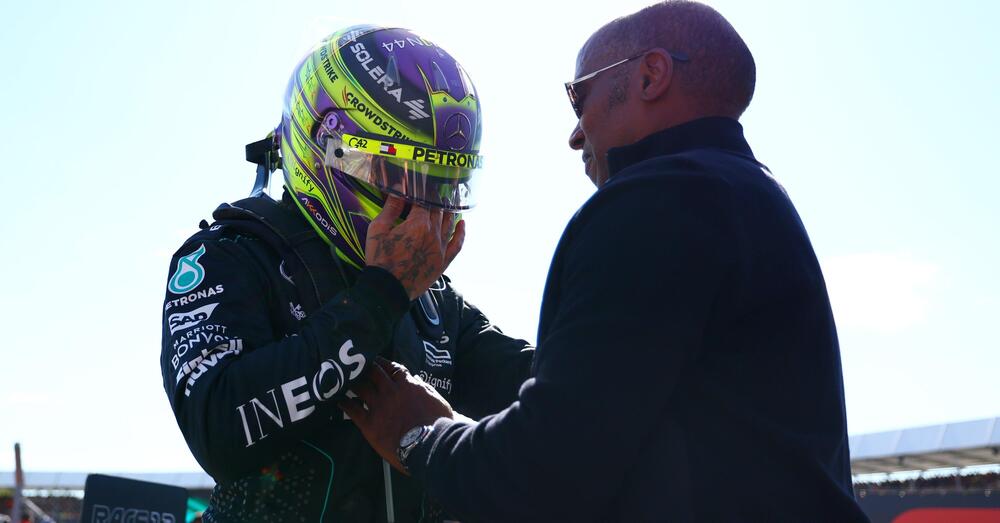 Lewis Hamilton, l&#039;abbraccio con i genitori e la dedica alla famiglia: perch&eacute; Silverstone &quot;ha un valore enorme&quot; per il campione inglese