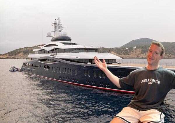 Ma cosa ci fa Mark Zuckerberg in Italia? Ecco il suo mega yacht avvistato a Castellammare di Stabia per le vacanze nel Mediterraneo di mr. Facebook... [VIDEO]