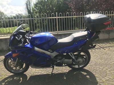 Honda VFR 800 (1998 - 01) usata