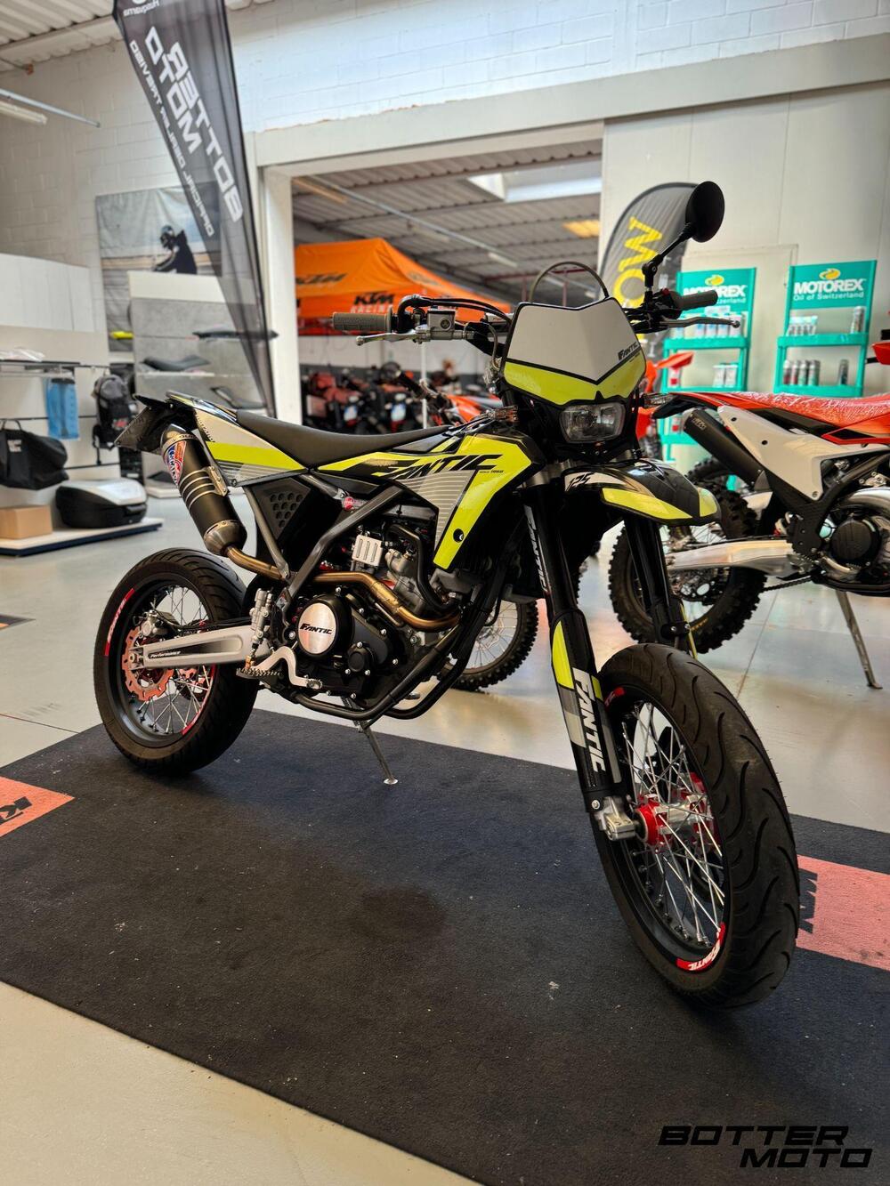Fantic Motor Motard 125 Performance 4t (2020) (2)