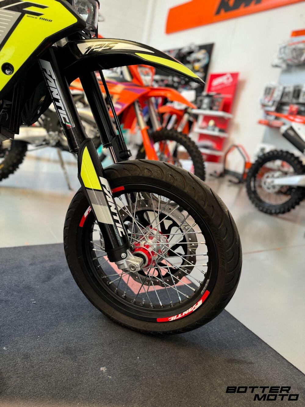 Fantic Motor Motard 125 Performance 4t (2020) (3)