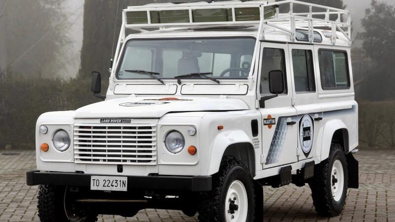 La Land Rover &quot;Lancia&quot; che ha salvato l&#039;elefantino all&#039;asta