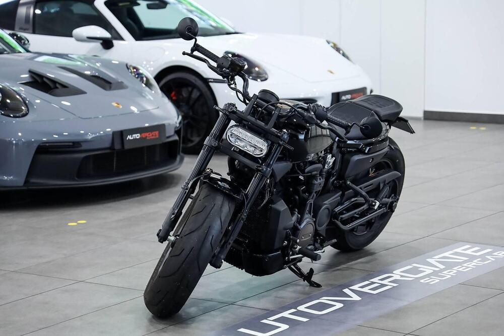 Harley-Davidson 1200 Custom (2017) - XL 1200C (3)