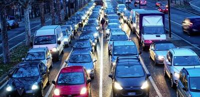 Milano a 30km/h? Cala la velocit&agrave;, aumenta l&rsquo;inquinamento. Sala non vuole restare fermo