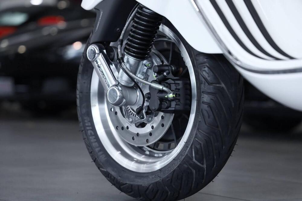 Vespa Vespa 946 ABS (2013 - 15) (14)