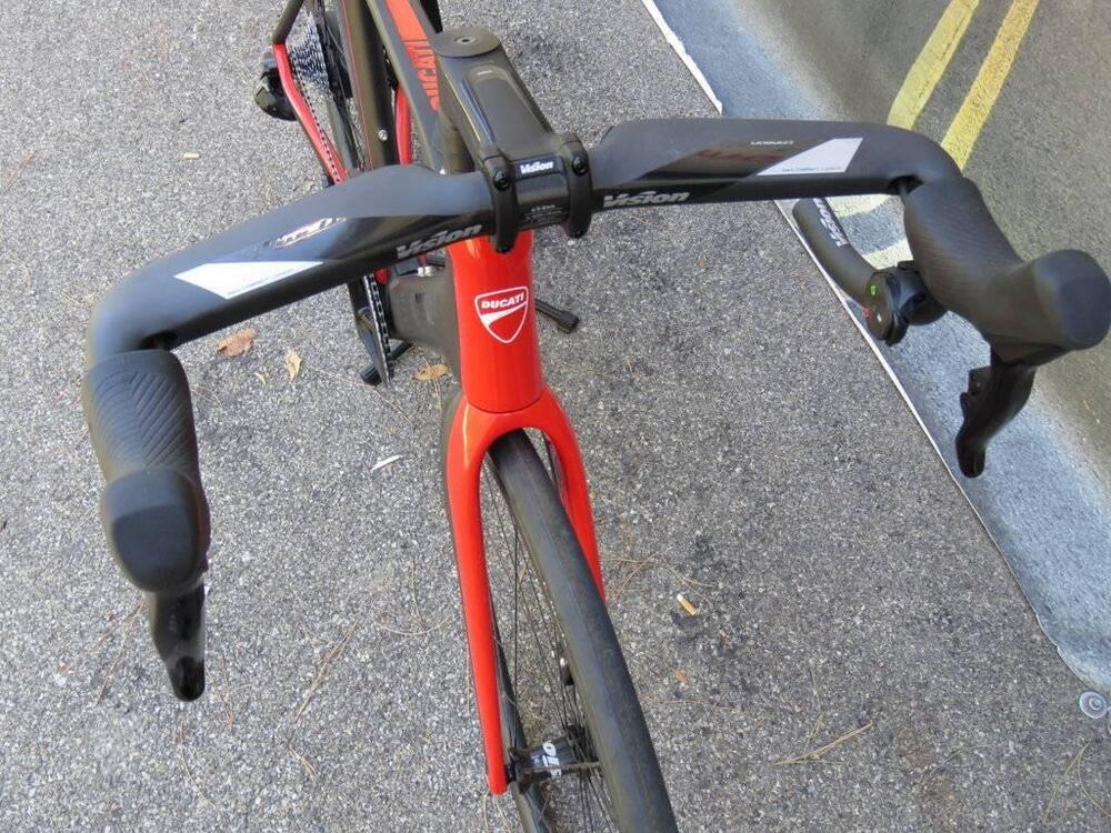 E-ROAD DUCATI FUTA AXS (11)