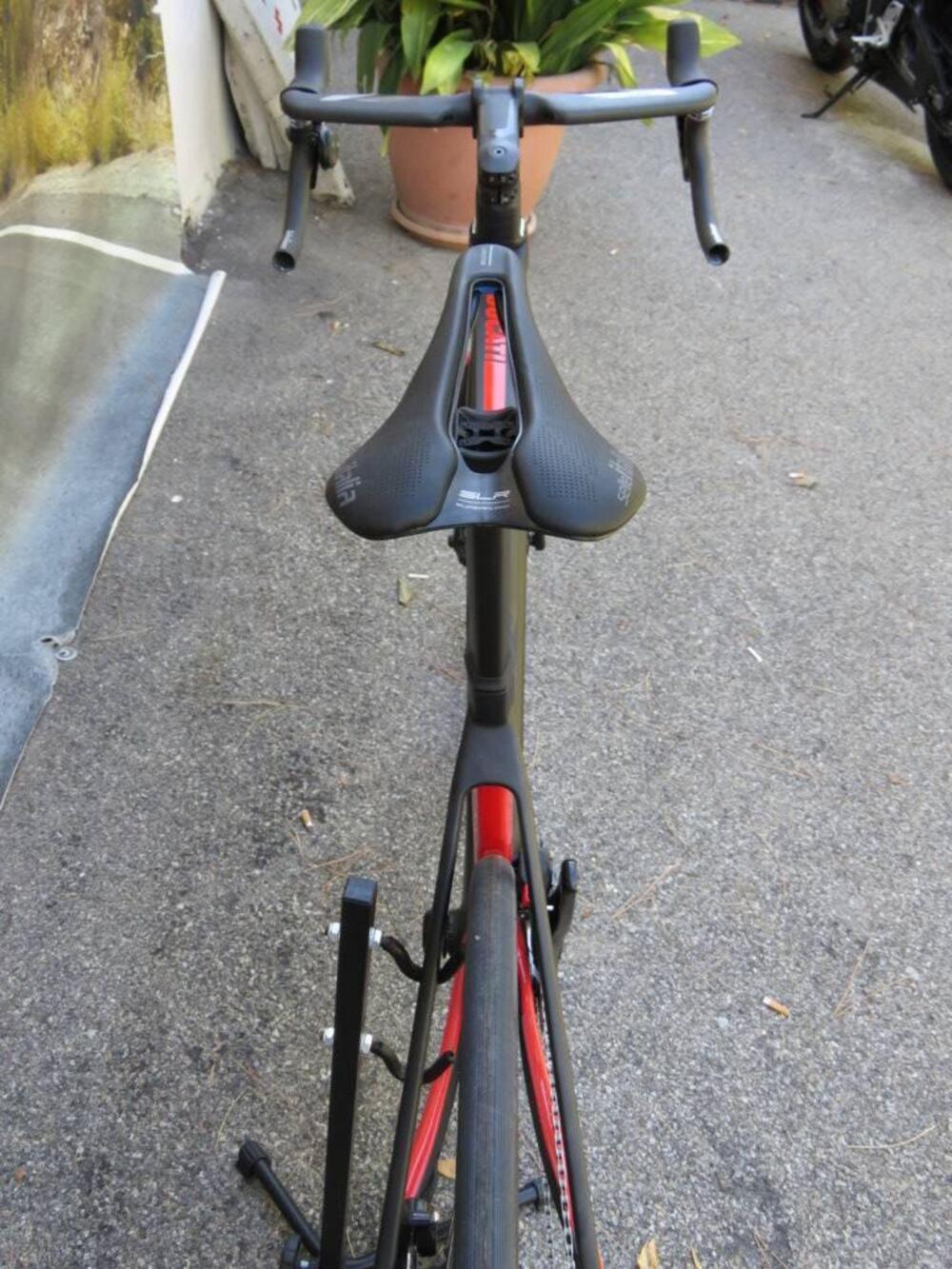 E-ROAD DUCATI FUTA AXS (14)