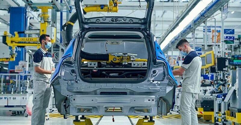 La Fiat 500e ferma la produzione a Mirafiori per uno strano imprevisto