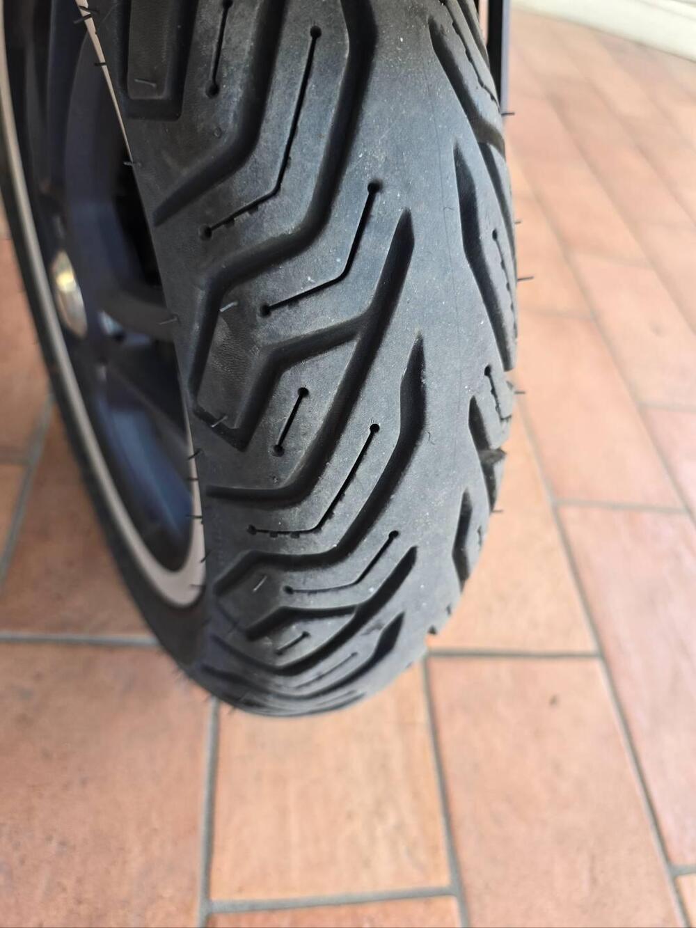 Vespa GTS 300 Super (2023 - 24) (8)