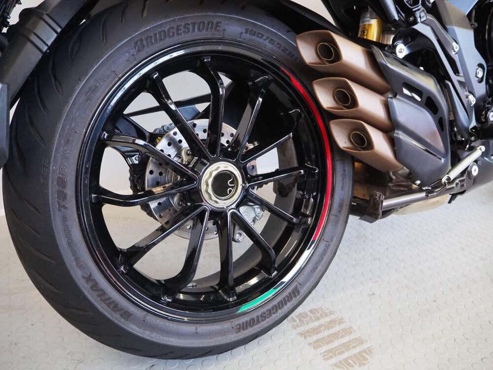 MV Agusta Turismo Veloce 800 RC SCS (2022 - 25) (3)