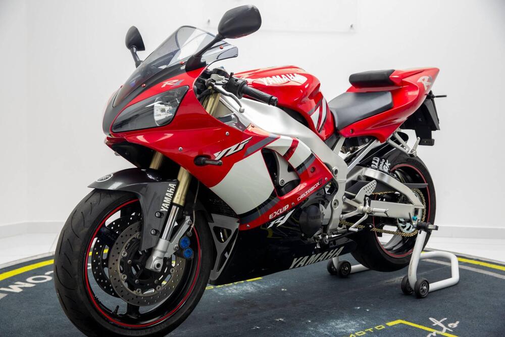 Yamaha YZF R1 (2000 - 01) (3)