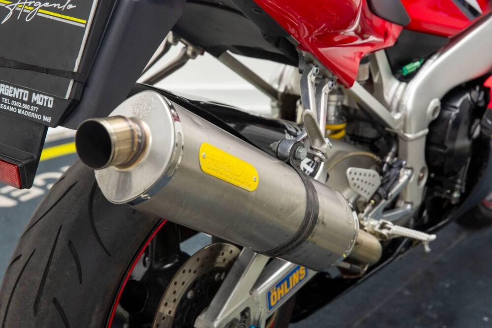 Yamaha YZF R1 (2000 - 01) (13)