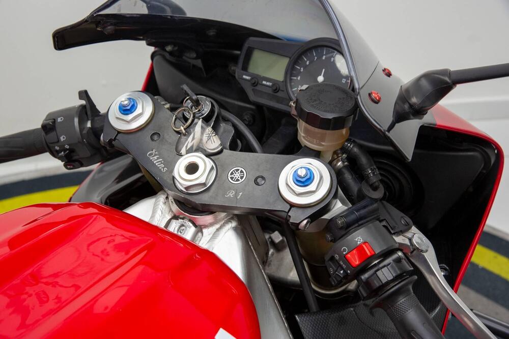 Yamaha YZF R1 (2000 - 01) (18)