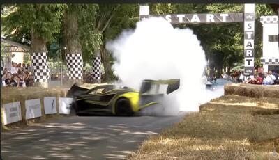 Lotus: parte male a Goodwood e la Evija da 2000 CV si schianta [VIDEO] 