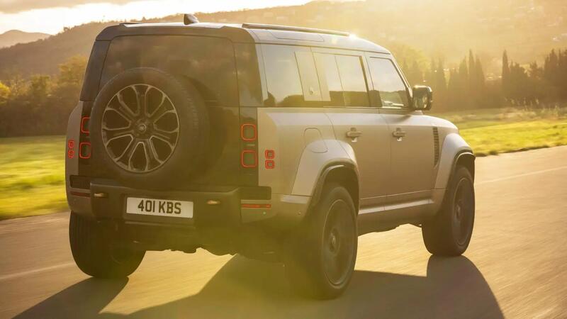 Il design posteriore della Land Rover Defender Octa