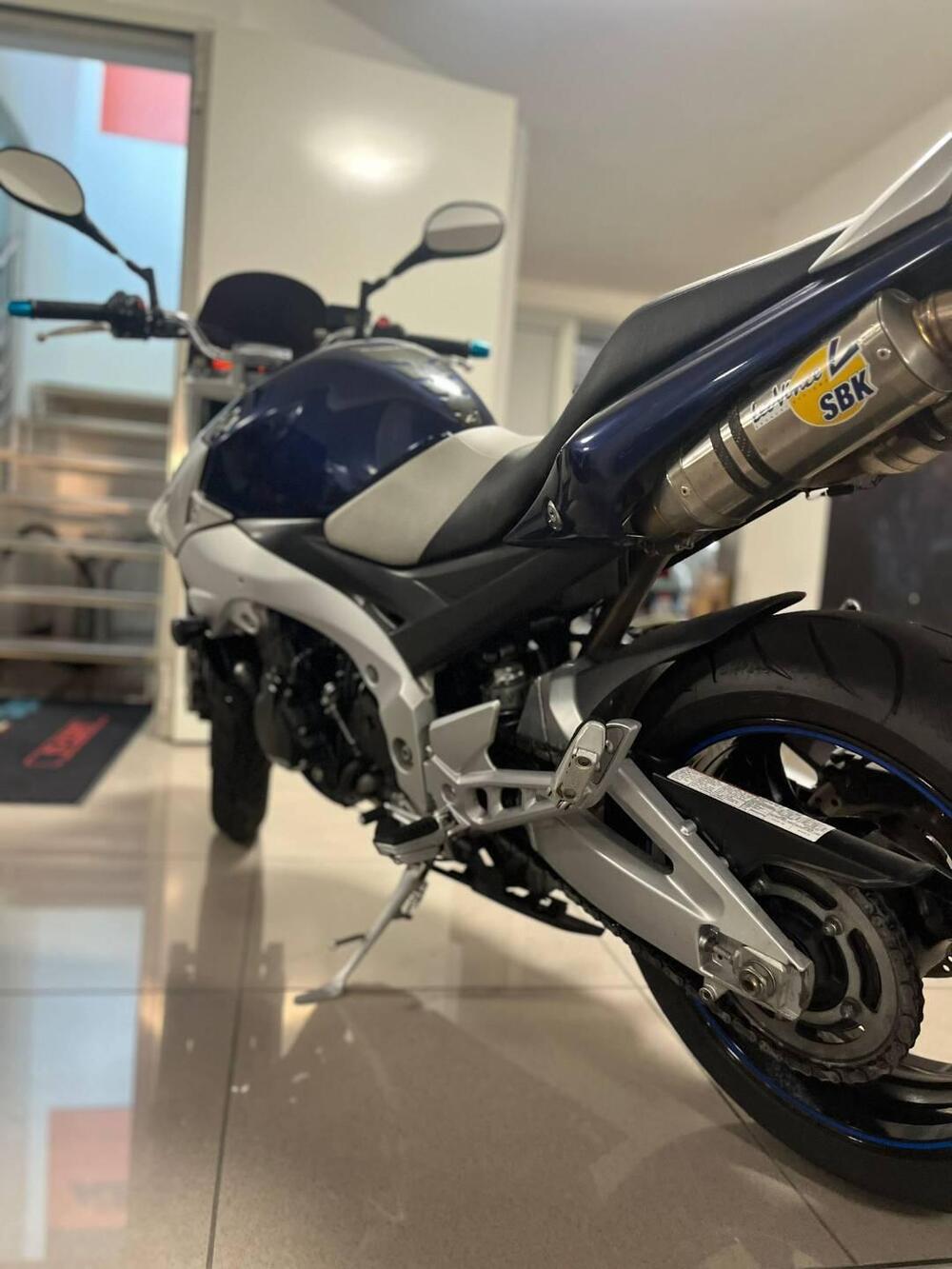 Suzuki GSR 600 (2006 - 11) (3)