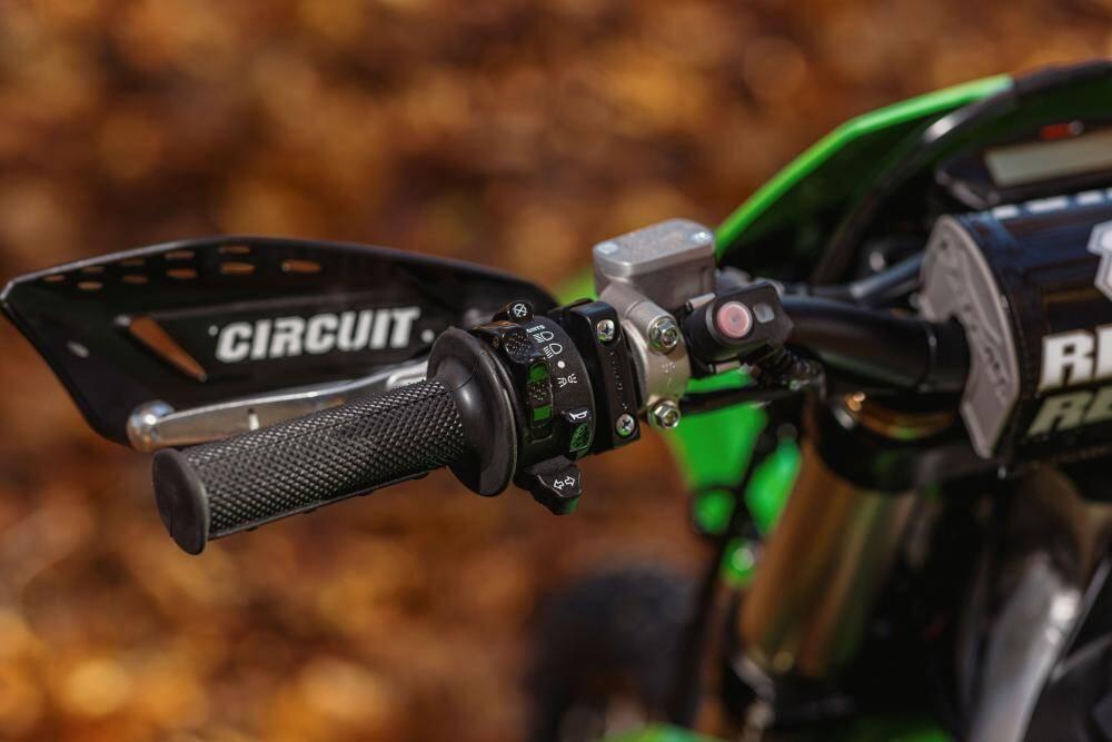 Kawasaki KX 300 X (2024) (7)