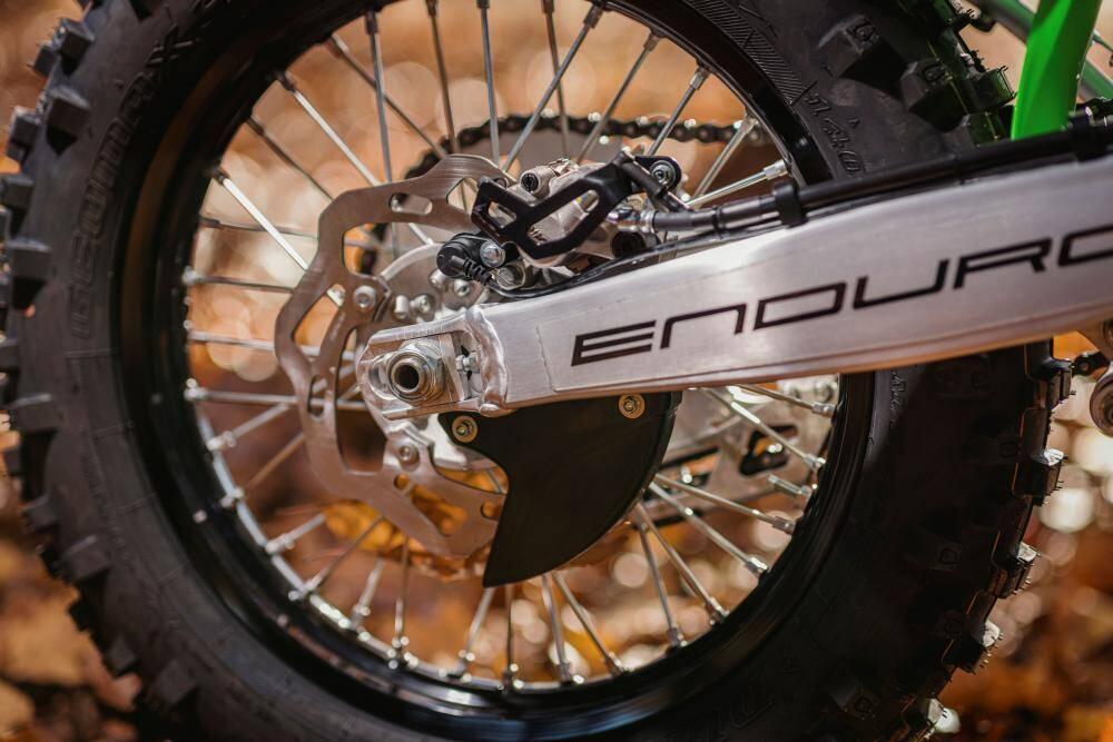 Kawasaki KX 300 X (2024) (11)