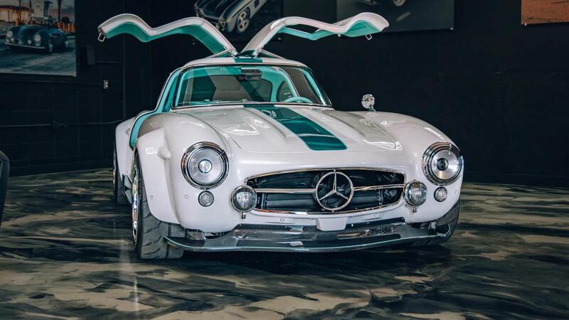 Mercedes 300SL o Tesla Model 3? Come osa una elettrica... 