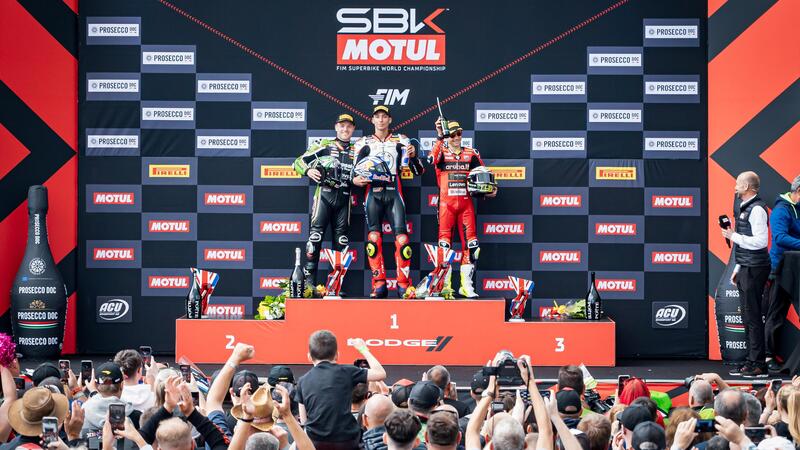 SBK 2024. GP del Regno Unito a Donington. Toprak Razgatlioglu domina Gara1 a Donington Park