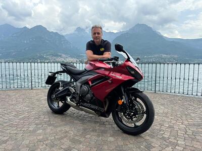 Triumph Daytona 660: sport quotidiano [VIDEO]