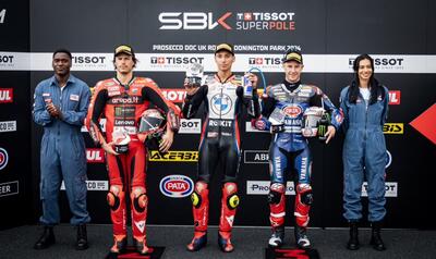 SBK 2024. GP del Regno Unito a Donington. Toprak Razgatlioglu vince anche la gara sprint a Donington Park. Rea: primo podio Yamaha