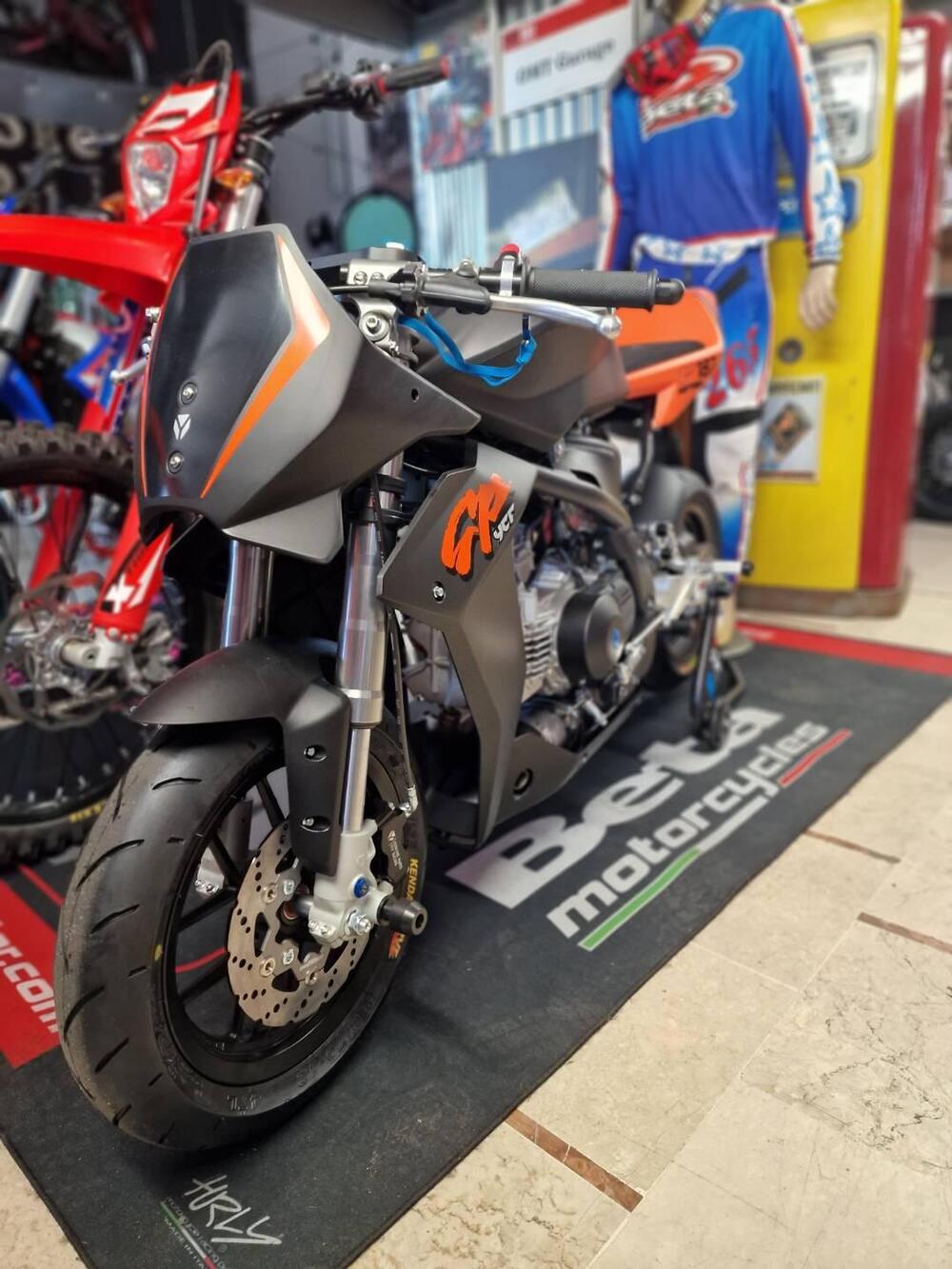 YCF SM 160 Limited Mobster (2022 - 24) (2)