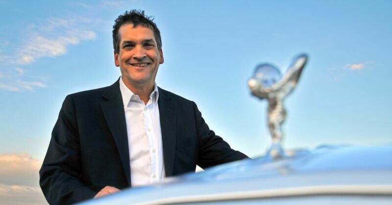 Il designer della BMW Z8 Ian Cameron pugnalato a morte in casa sua