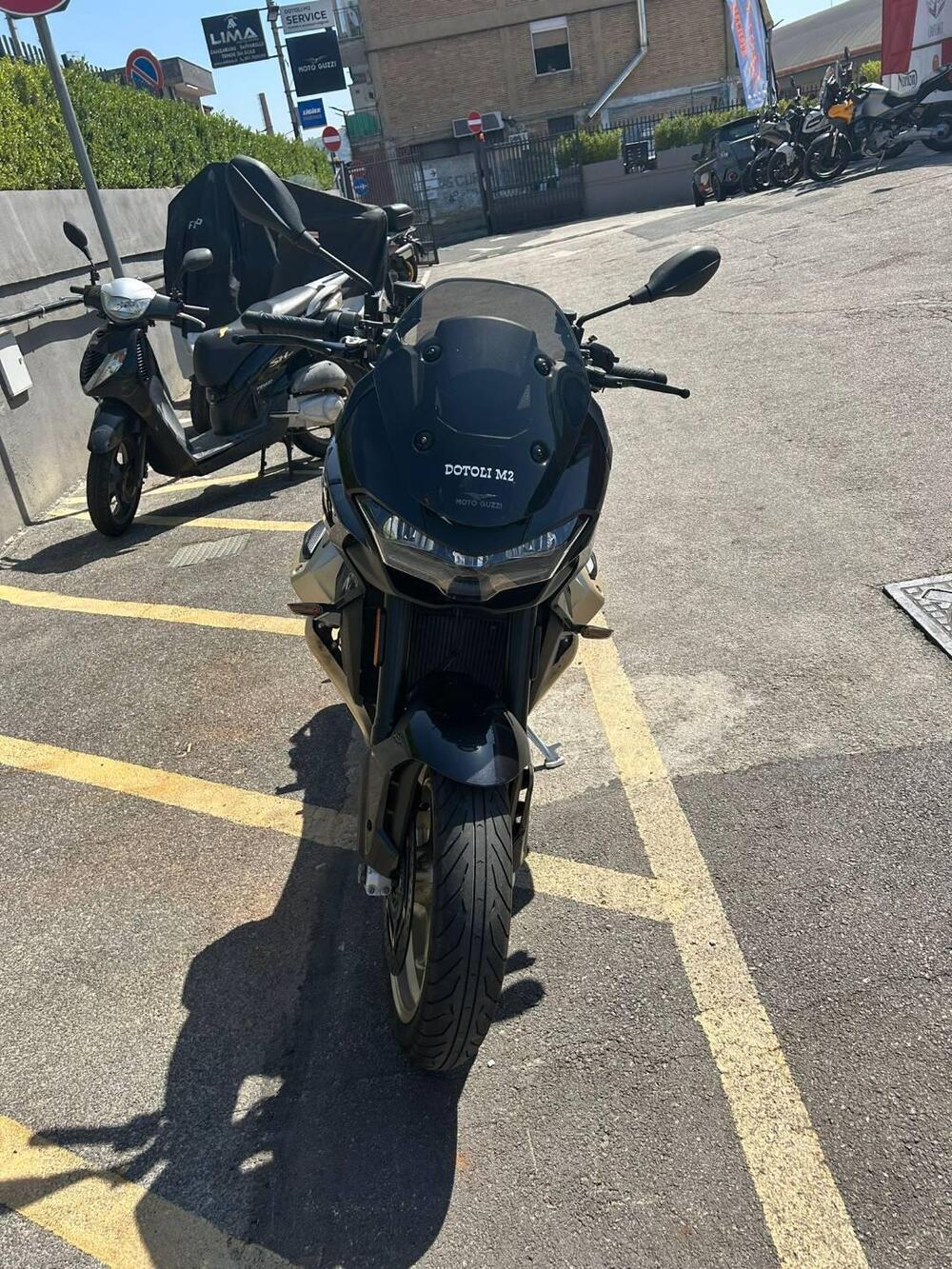 Moto Guzzi V100 Mandello (2022 - 24) (3)