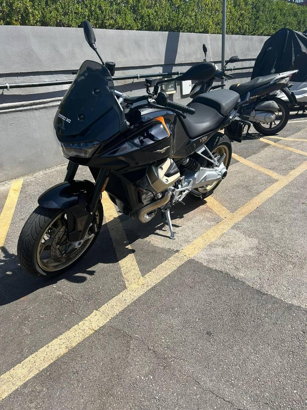 Moto Guzzi V100 Mandello (2022 - 24) (4)