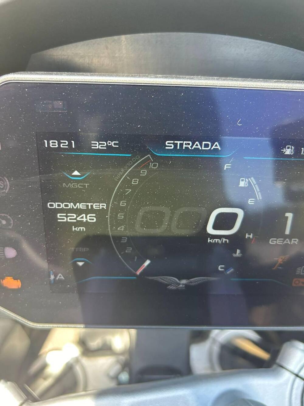 Moto Guzzi V100 Mandello (2022 - 24) (5)