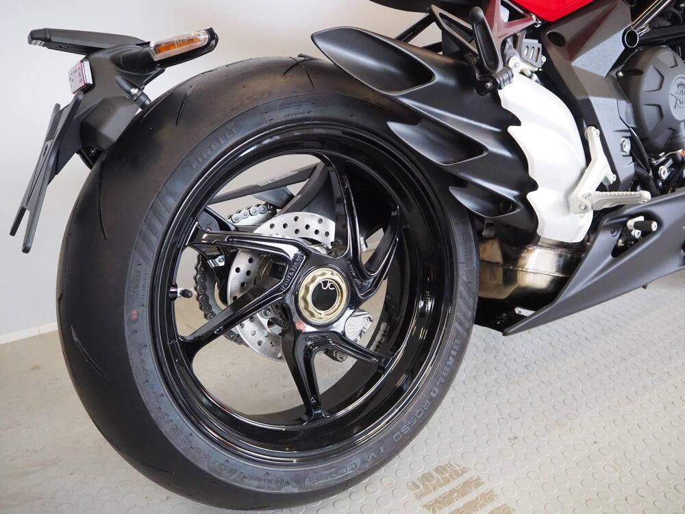 MV Agusta Superveloce 800 (2021 - 25) (3)