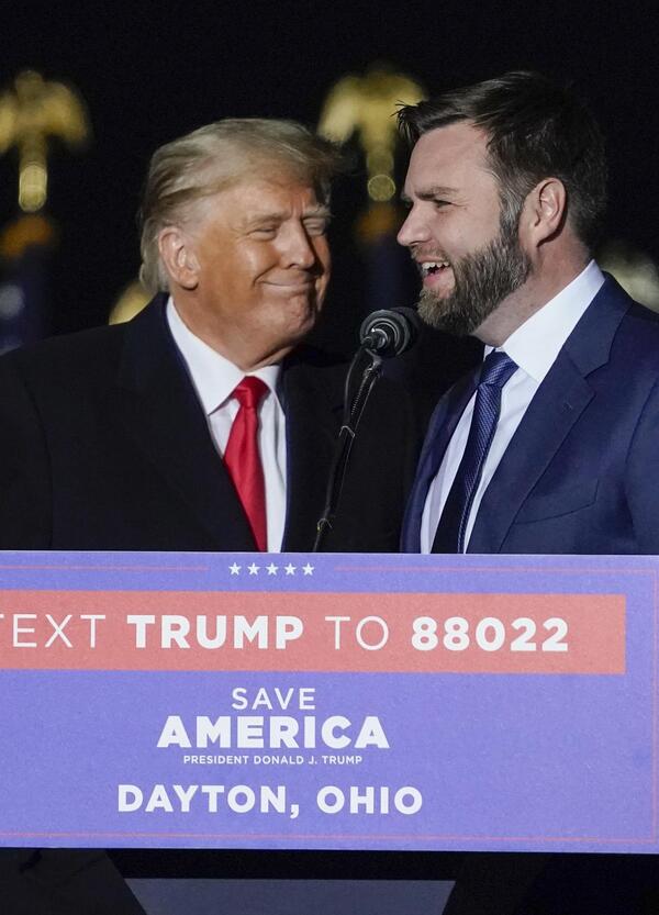 Abbiamo letto &ldquo;Elegia americana&rdquo;, il libro di J. D. Vance e vice di Trump e abbiamo capito perch&eacute; The Donald vincer&agrave; le elezioni (alla faccia del moralismo woke)