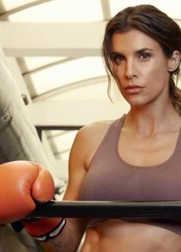 Elisabetta Canalis che si allena a kick boxing &egrave; il video pi&ugrave; bello che vedrete questa estate (e non &egrave; solo esibizionismo) 