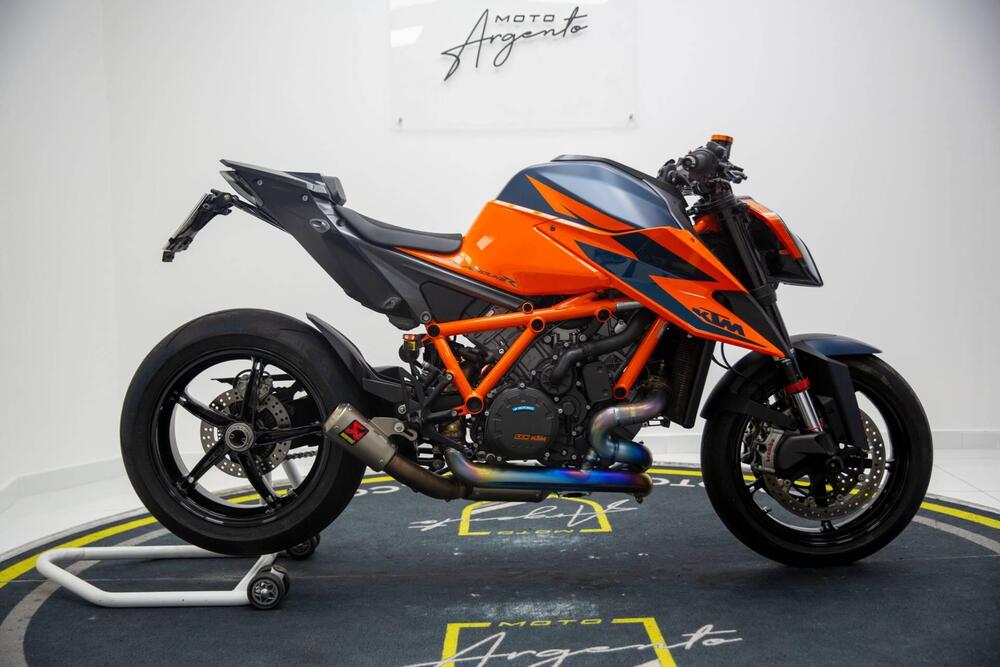 KTM 1290 Super Duke R (2020) (6)