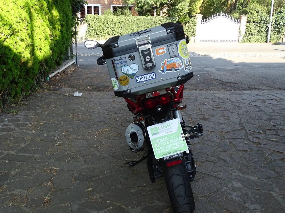 Moto Guzzi V85 TT Evocative Graphics (2019 - 20) (4)