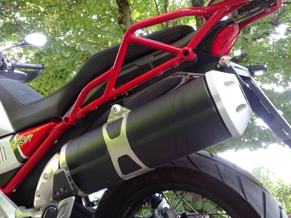 Moto Guzzi V85 TT Evocative Graphics (2019 - 20) (12)