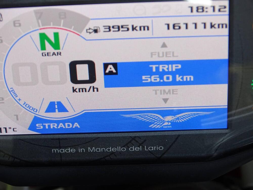 Moto Guzzi V85 TT Evocative Graphics (2019 - 20) (8)