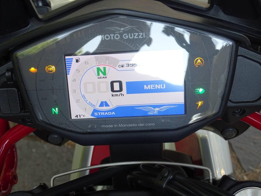 Moto Guzzi V85 TT Evocative Graphics (2019 - 20) (7)