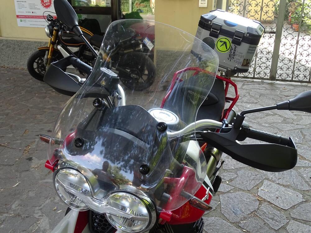 Moto Guzzi V85 TT Evocative Graphics (2019 - 20) (5)