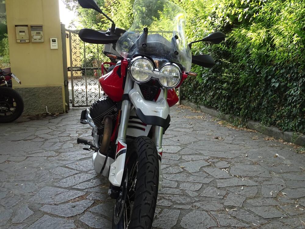 Moto Guzzi V85 TT Evocative Graphics (2019 - 20) (19)