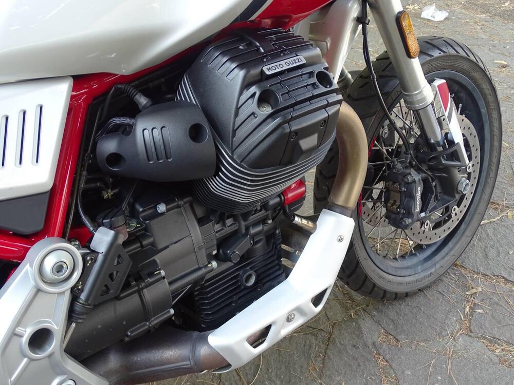 Moto Guzzi V85 TT Evocative Graphics (2019 - 20) (16)