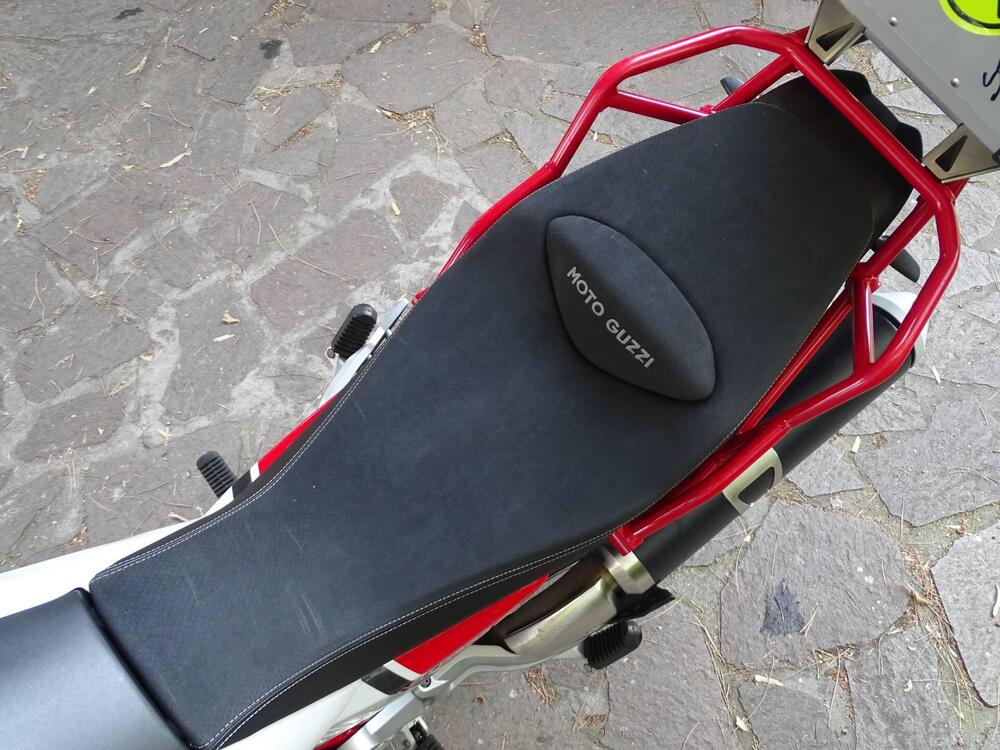 Moto Guzzi V85 TT Evocative Graphics (2019 - 20) (13)