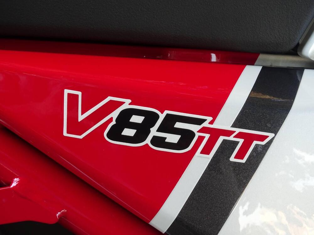 Moto Guzzi V85 TT Evocative Graphics (2019 - 20) (20)