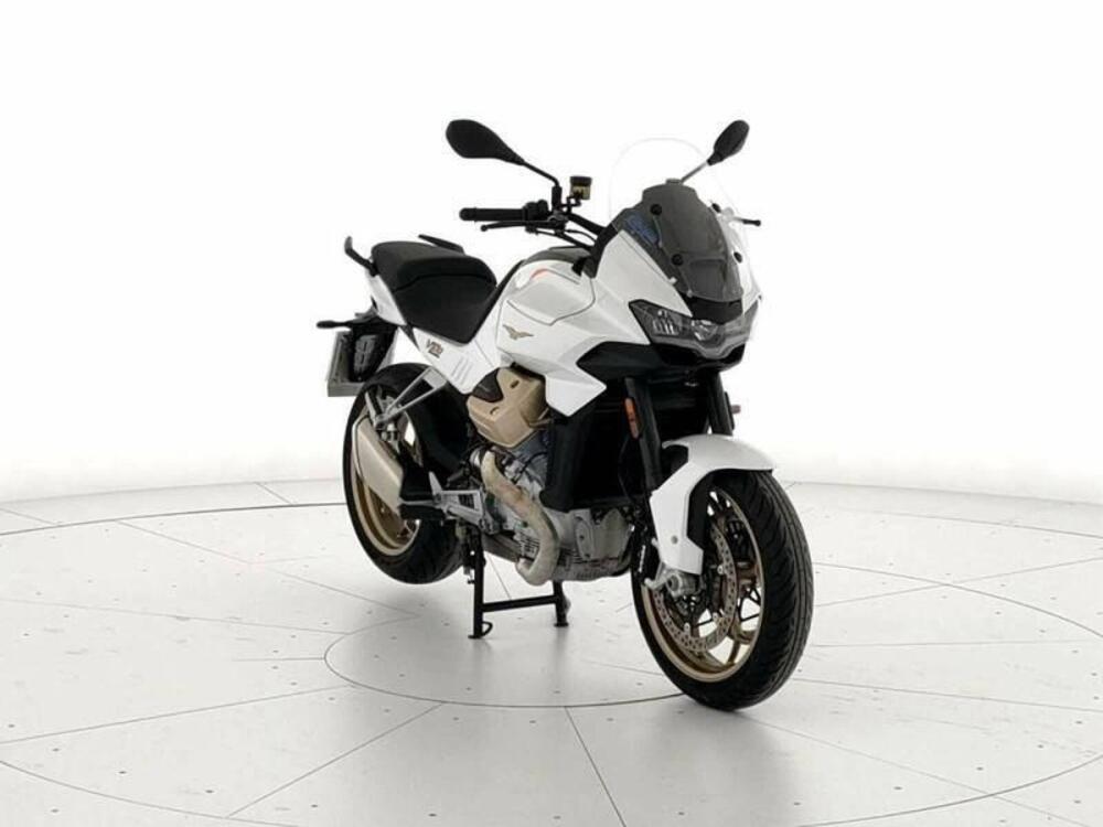 Moto Guzzi V100 Mandello (2022 - 24) (2)